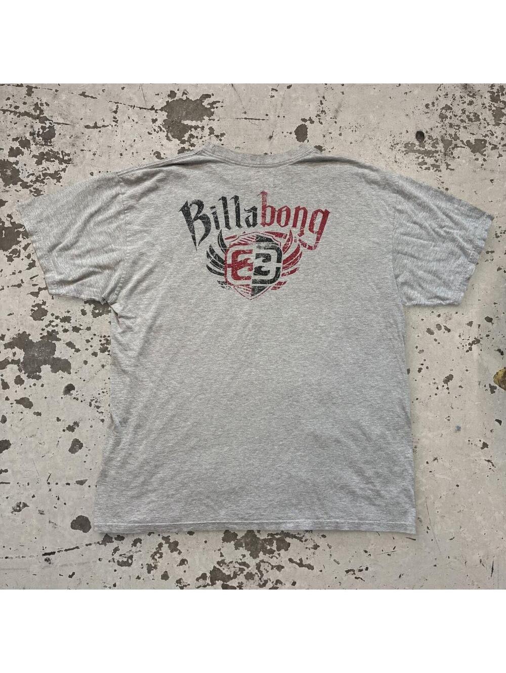 Mens Y2K Faded and Distressed Billabong Tee Size XL
